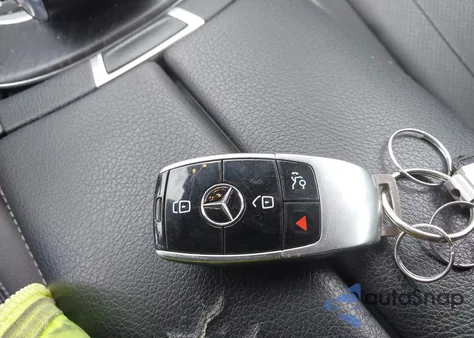 2018 Mercedes-Benz E 300 from USA, damaged, VIN WDDZF4JB2JA407221